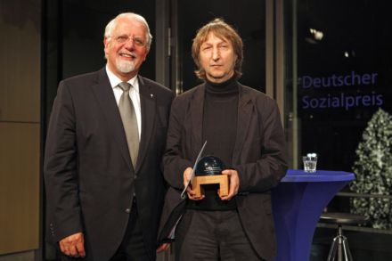 Verleihung des Preises durch Oberkirchenrat Johannes Stockmeier