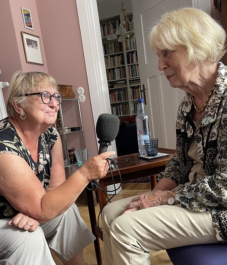 Eva Schindele mit Genderprofessorin Ute Gerhard